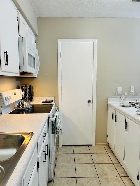 For Sale: $94,999 (1 beds, 1 baths, 650 Square Feet)