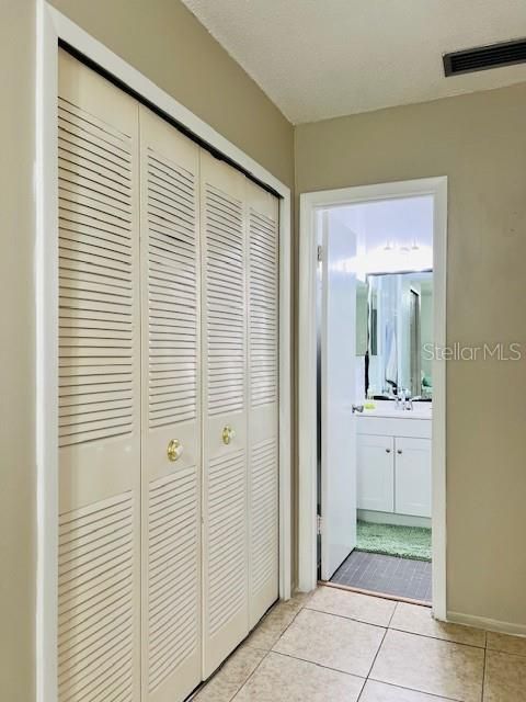 For Sale: $94,999 (1 beds, 1 baths, 650 Square Feet)