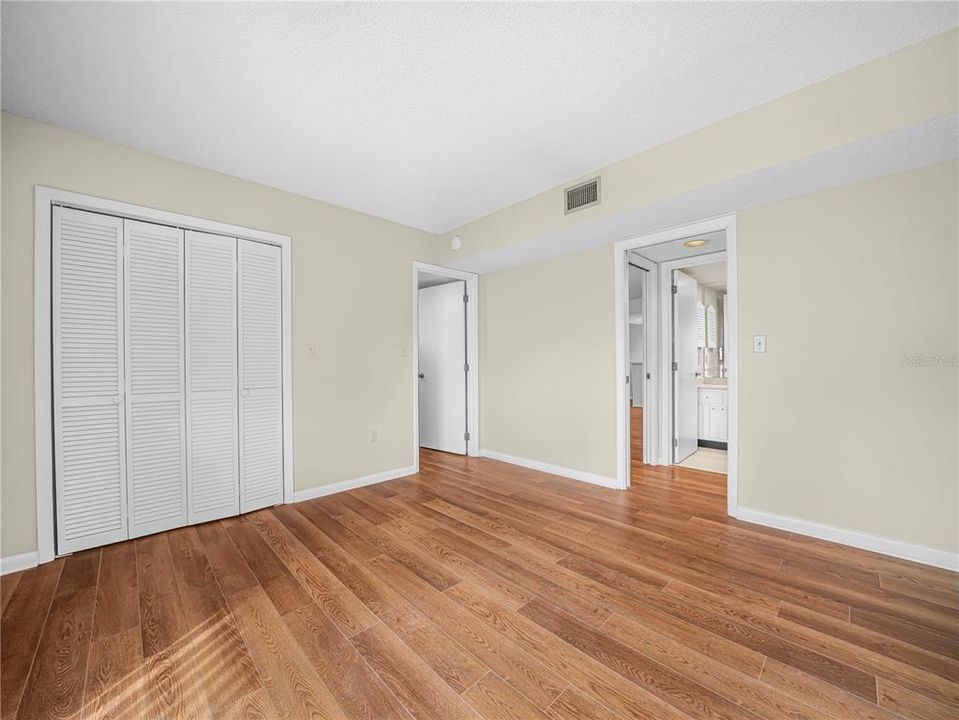 待售: $154,900 (2 贝兹, 2 浴室, 1600 平方英尺)