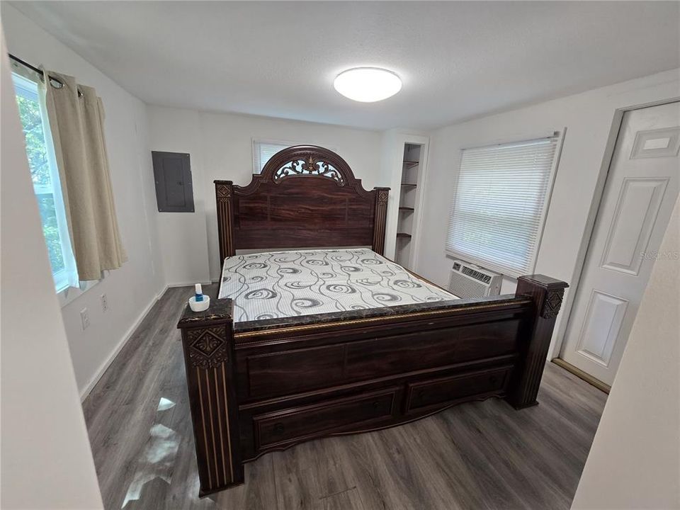 For Sale: $77,700 (1 beds, 1 baths, 672 Square Feet)