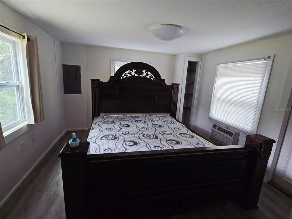 For Sale: $77,700 (1 beds, 1 baths, 672 Square Feet)