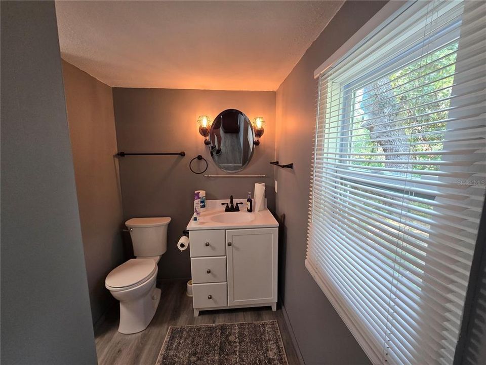 For Sale: $77,700 (1 beds, 1 baths, 672 Square Feet)