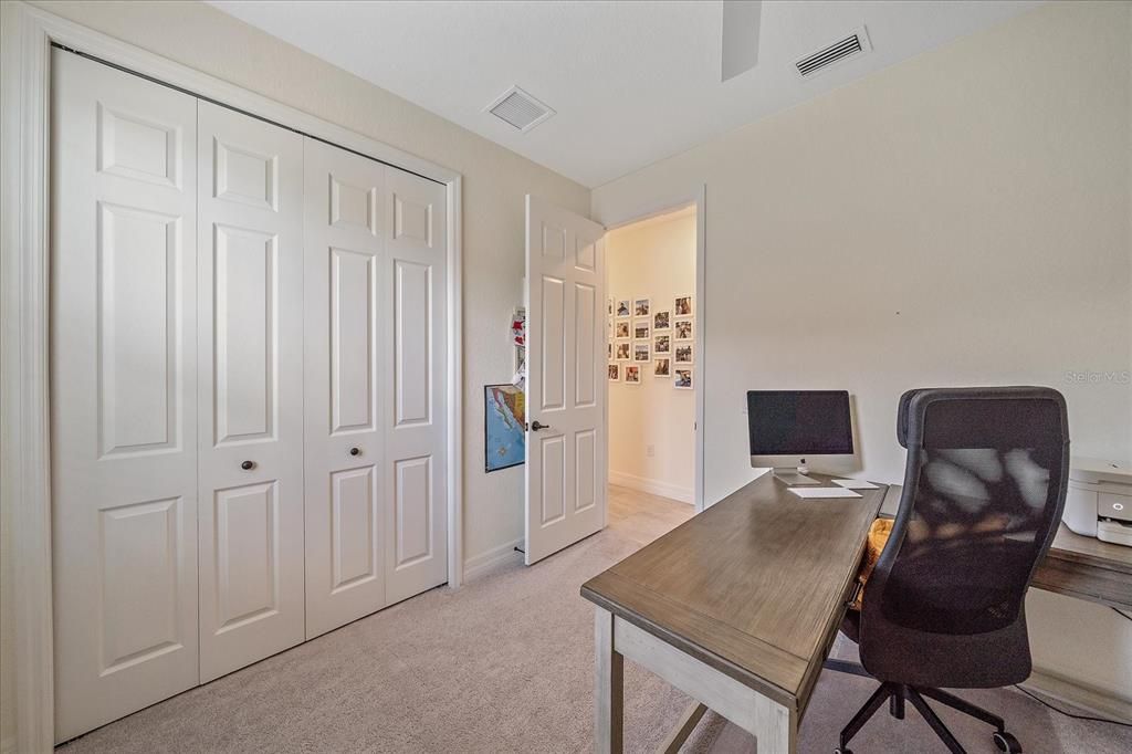 На продажу: $985,000 (6 спален, 3 ванн, 3563 Квадратных фут)