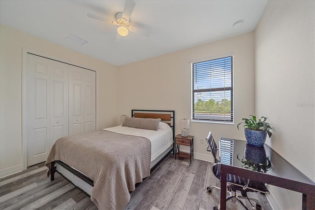 На продажу: $985,000 (6 спален, 3 ванн, 3563 Квадратных фут)