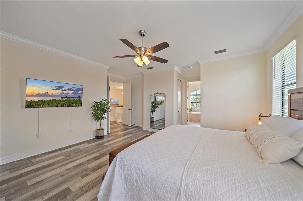 На продажу: $985,000 (6 спален, 3 ванн, 3563 Квадратных фут)