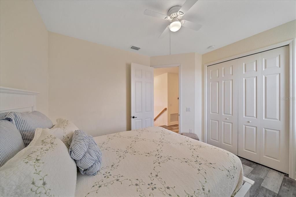 На продажу: $985,000 (6 спален, 3 ванн, 3563 Квадратных фут)