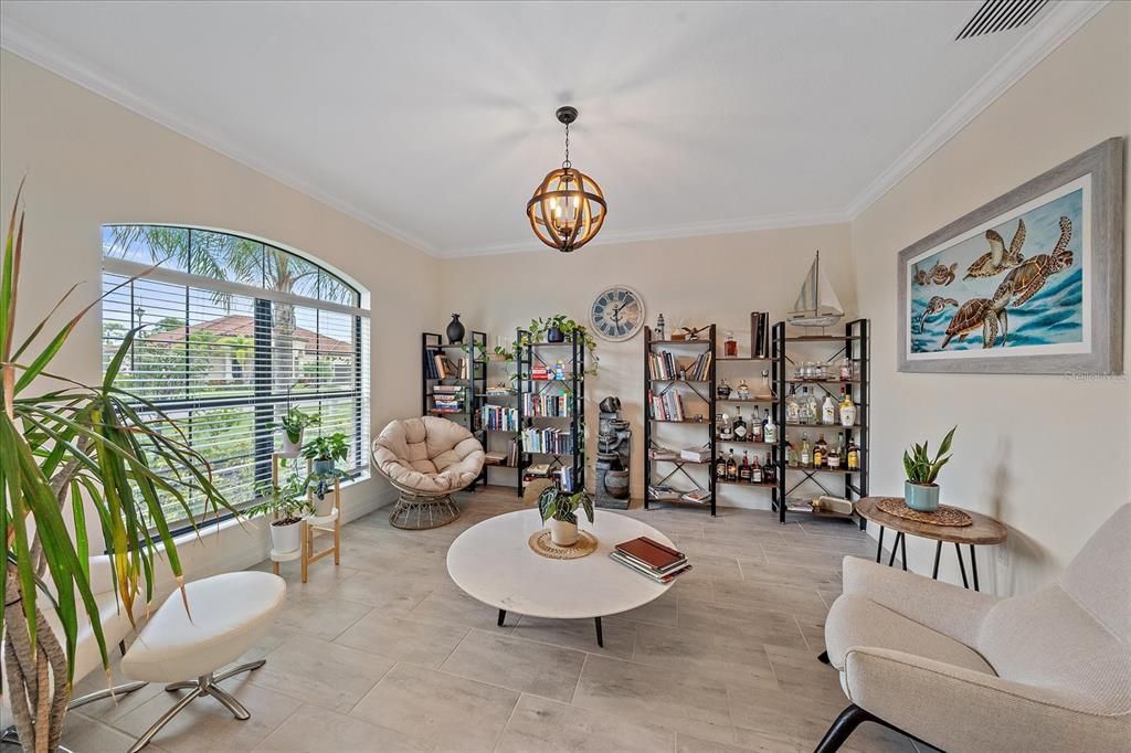 На продажу: $985,000 (6 спален, 3 ванн, 3563 Квадратных фут)