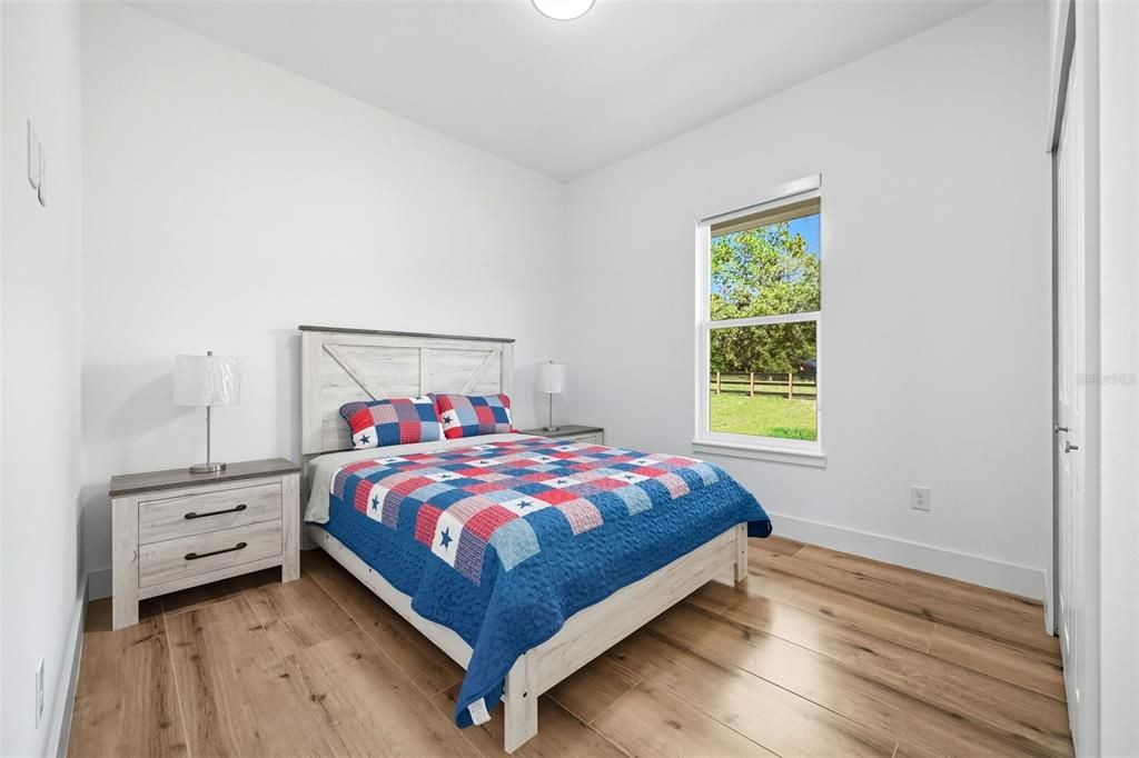 待售: $575,000 (4 贝兹, 2 浴室, 1922 平方英尺)