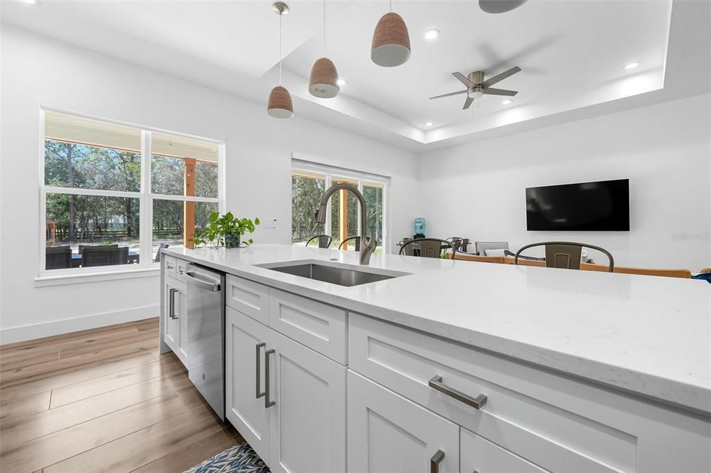 待售: $575,000 (4 贝兹, 2 浴室, 1922 平方英尺)