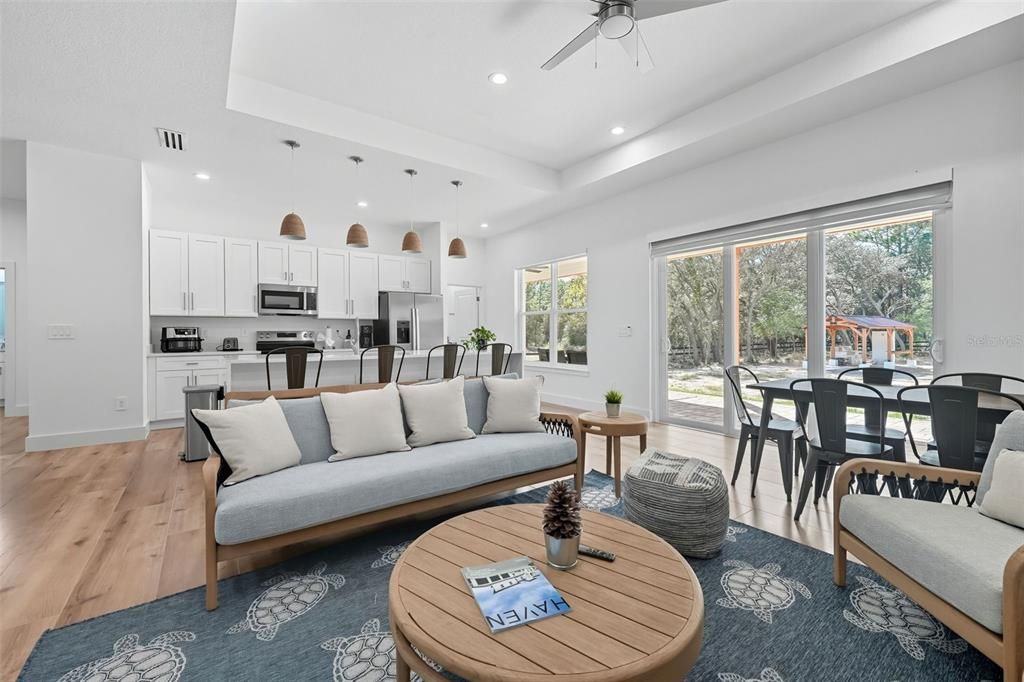 待售: $575,000 (4 贝兹, 2 浴室, 1922 平方英尺)