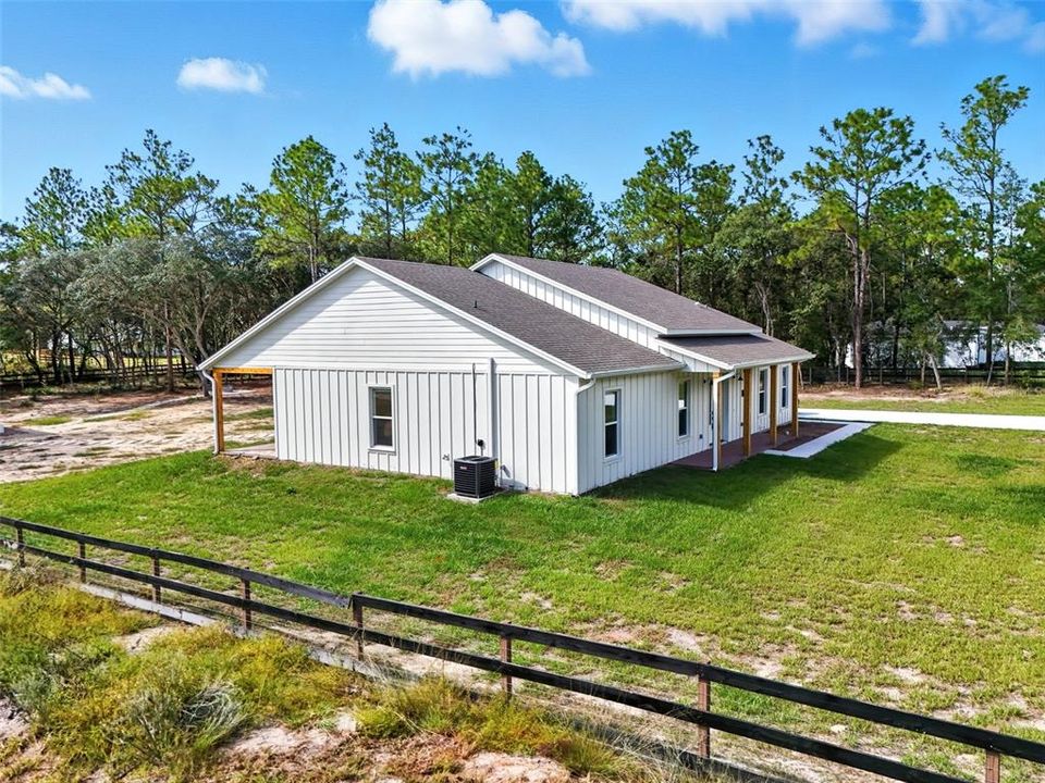 待售: $575,000 (4 贝兹, 2 浴室, 1922 平方英尺)