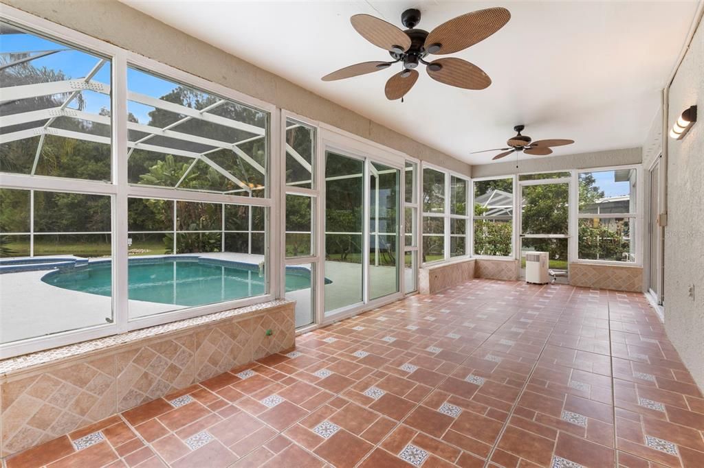 For Sale: $529,000 (3 beds, 2 baths, 1419 Square Feet)