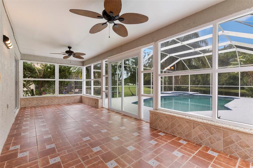 For Sale: $529,000 (3 beds, 2 baths, 1419 Square Feet)