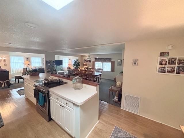 Activo con contrato: $145,000 (2 camas, 2 baños, 1268 Pies cuadrados)