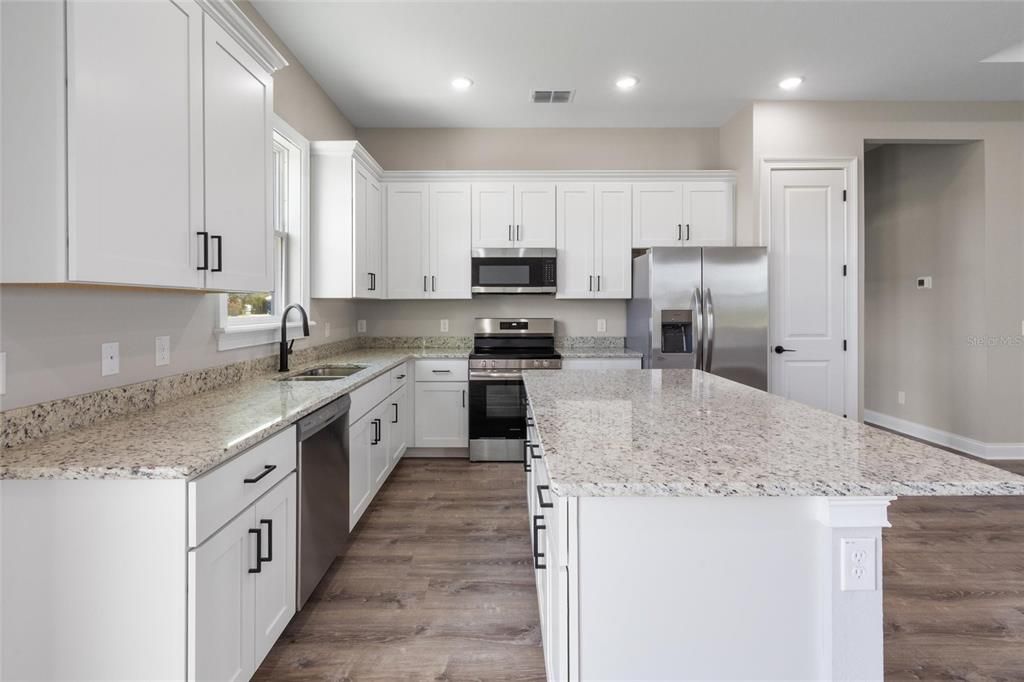 На продажу: $329,000 (3 спален, 2 ванн, 1510 Квадратных фут)