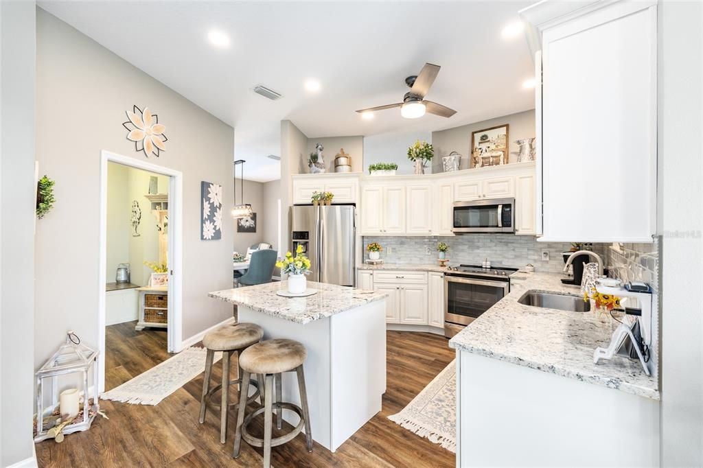 На продажу: $369,000 (2 спален, 2 ванн, 1876 Квадратных фут)