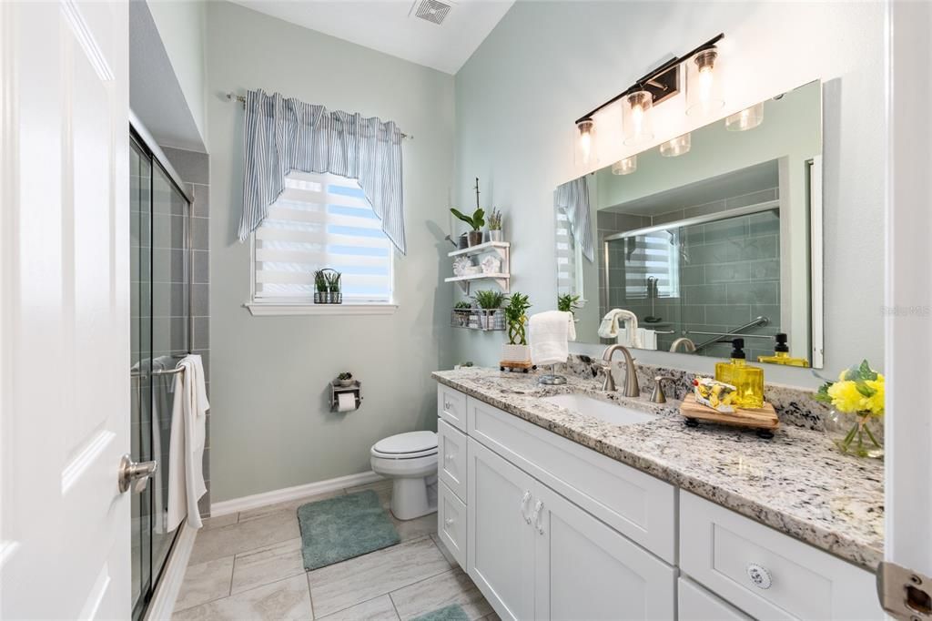 На продажу: $369,000 (2 спален, 2 ванн, 1876 Квадратных фут)