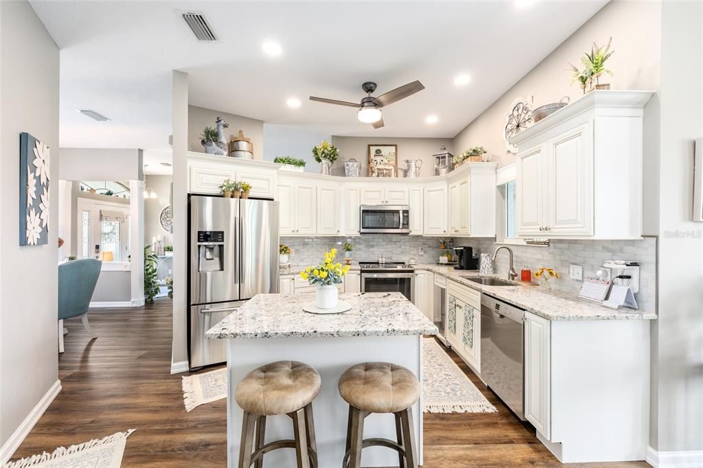 На продажу: $369,000 (2 спален, 2 ванн, 1876 Квадратных фут)