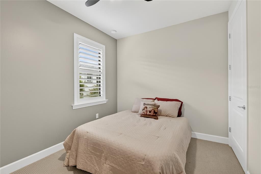 Activo con contrato: $455,000 (3 camas, 2 baños, 1997 Pies cuadrados)