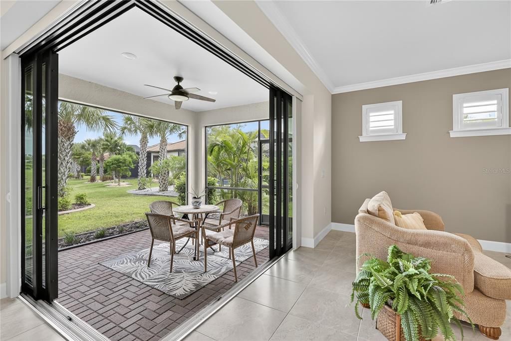 Activo con contrato: $455,000 (3 camas, 2 baños, 1997 Pies cuadrados)