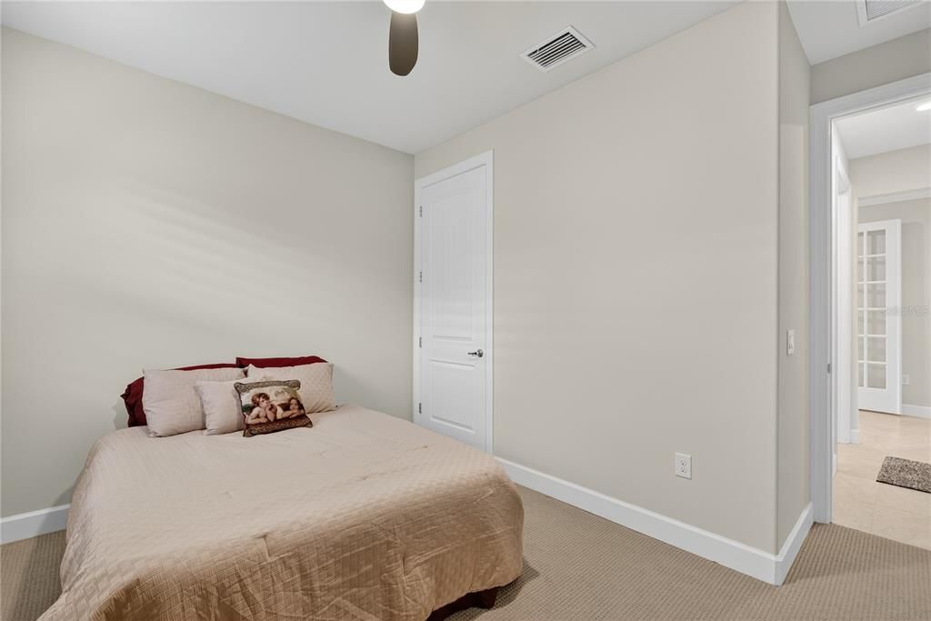 Activo con contrato: $455,000 (3 camas, 2 baños, 1997 Pies cuadrados)