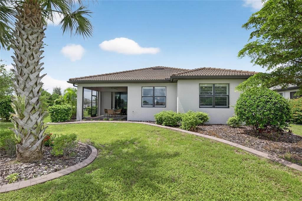 Activo con contrato: $455,000 (3 camas, 2 baños, 1997 Pies cuadrados)