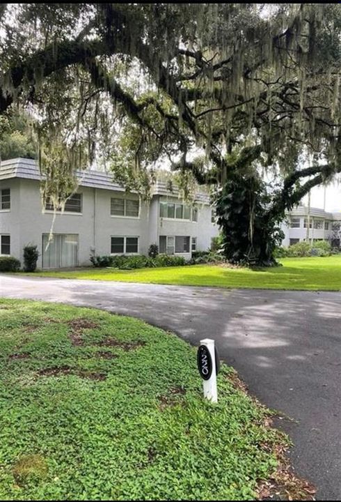 For Sale: $115,000 (1 beds, 1 baths, 684 Square Feet)