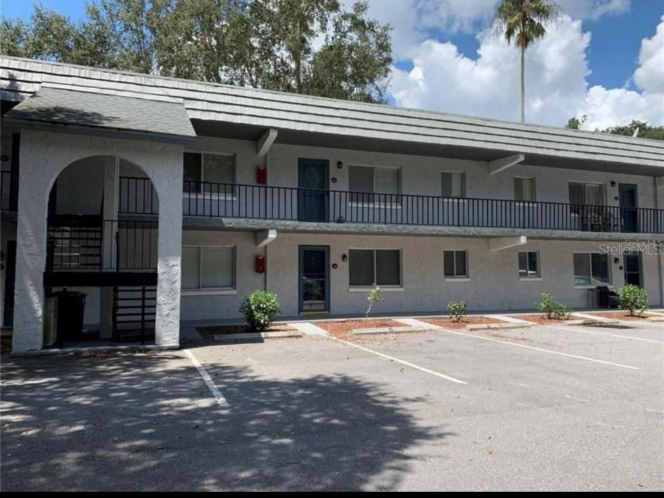 For Sale: $115,000 (1 beds, 1 baths, 684 Square Feet)