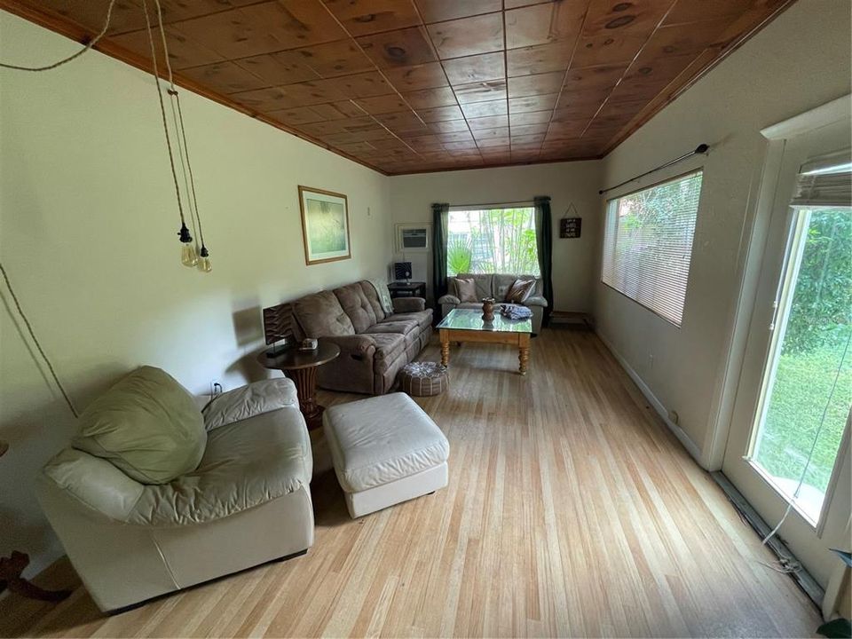 出租: $1,850 (3 贝兹, 2 浴室, 1983 平方英尺)