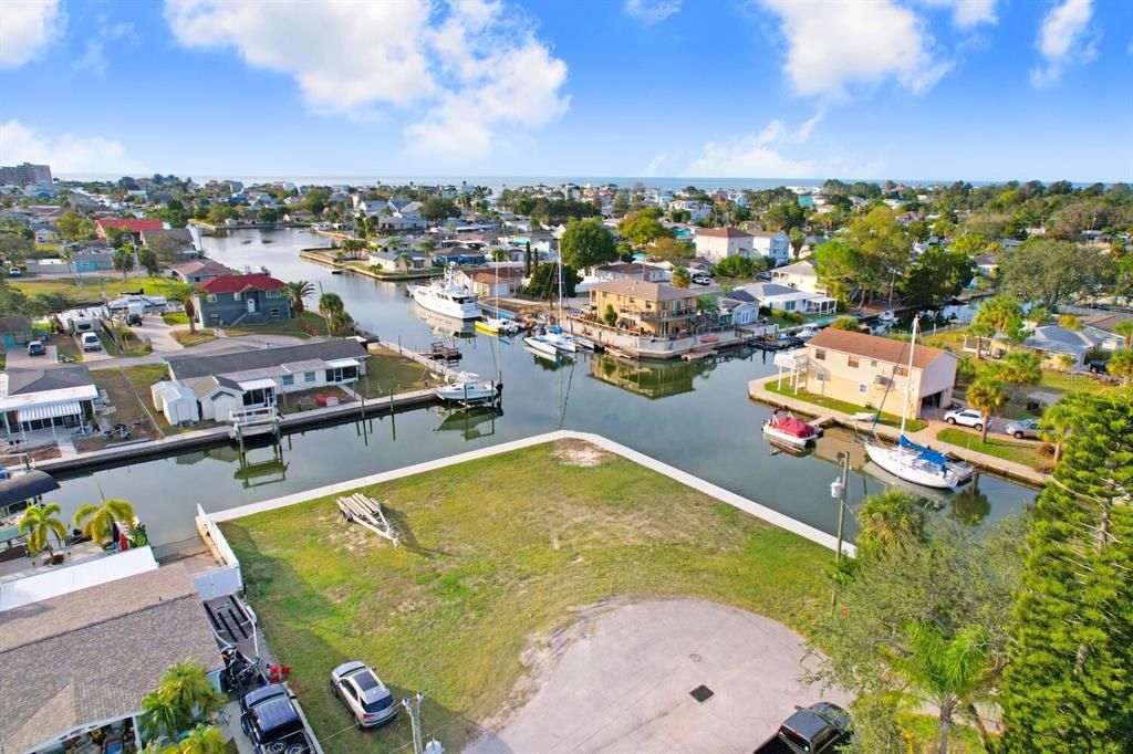 合同活跃: $350,000 (0.26 acres)