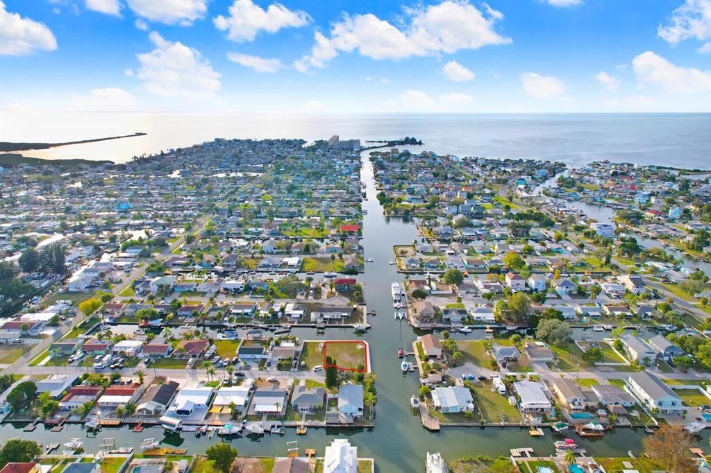 合同活跃: $350,000 (0.26 acres)