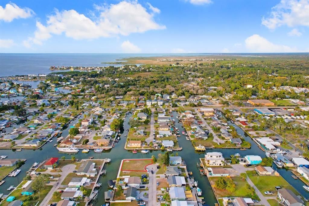 合同活跃: $350,000 (0.26 acres)