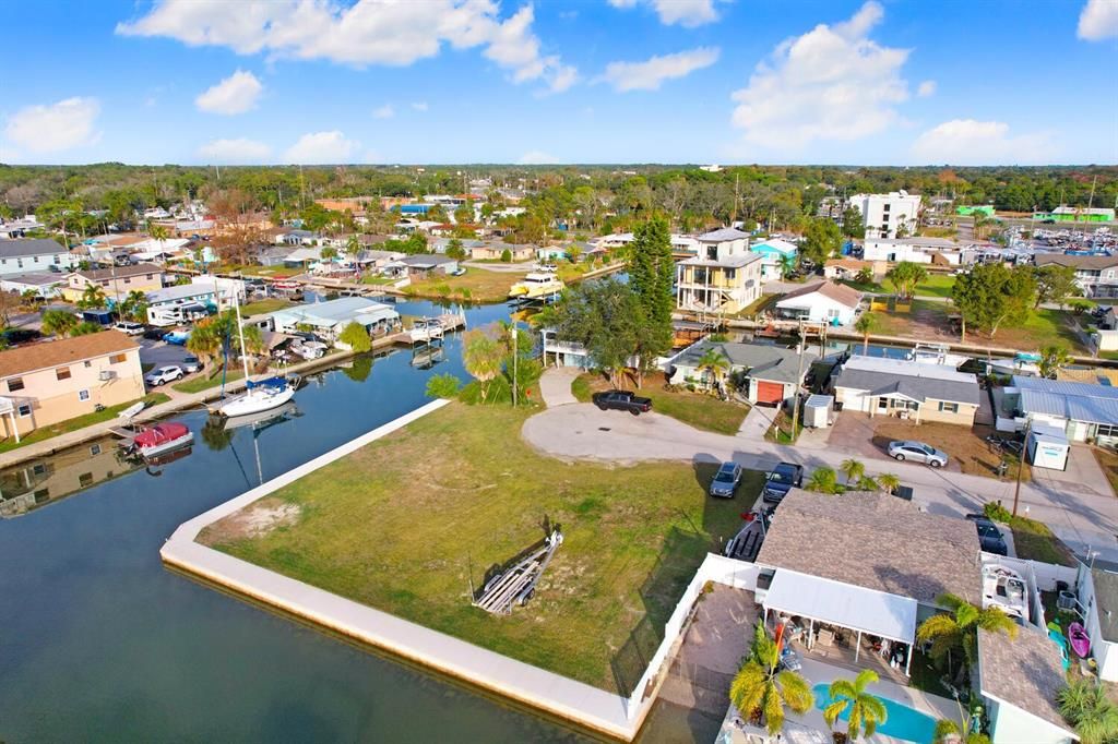 合同活跃: $350,000 (0.26 acres)