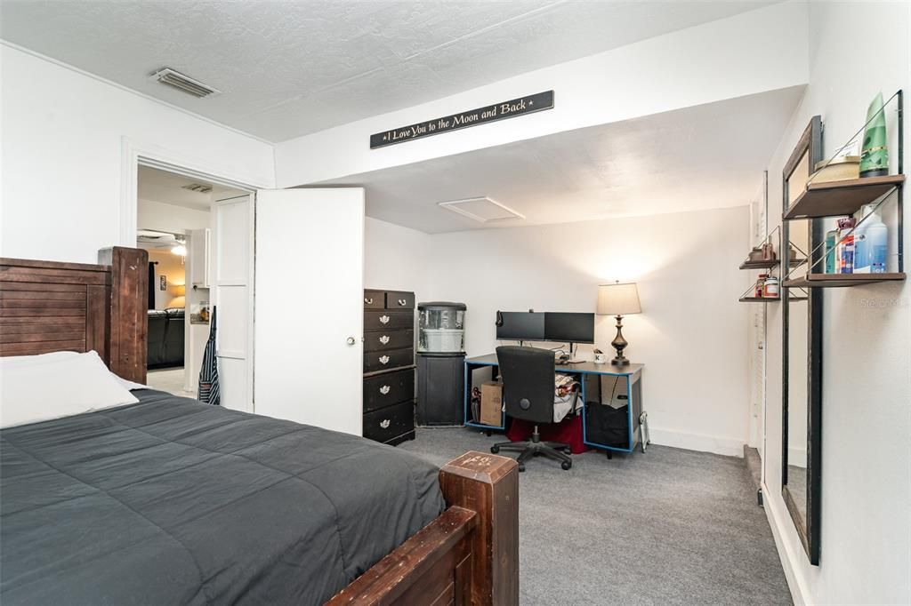 En Venta: $285,000 (4 camas, 1 baños, 1300 Pies cuadrados)