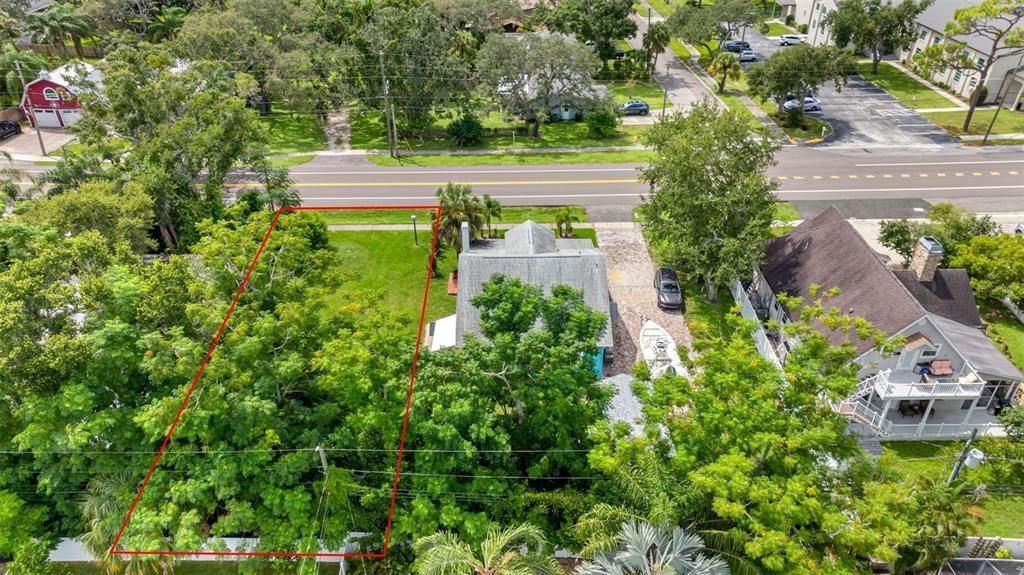 En Venta: $349,500 (0.11 acres)