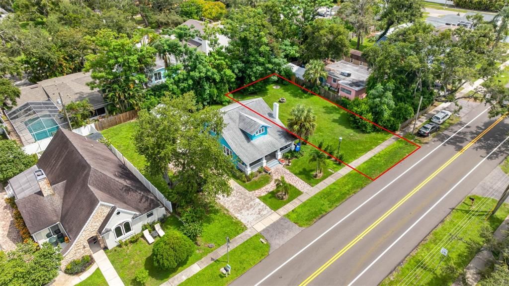 En Venta: $349,500 (0.11 acres)