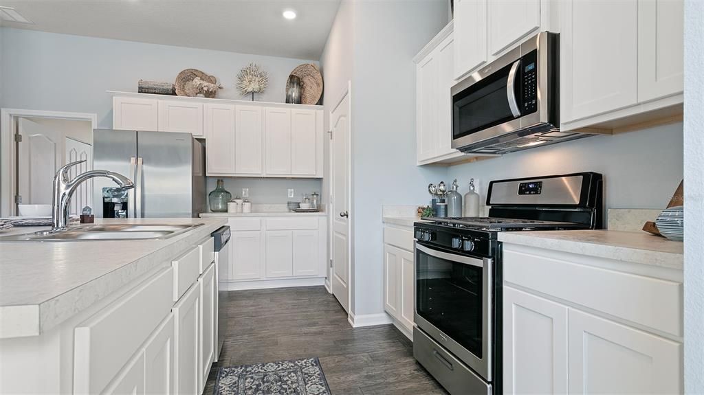 Active With Contract: $341,990 (4 beds, 2 baths, 1778 Square Feet)