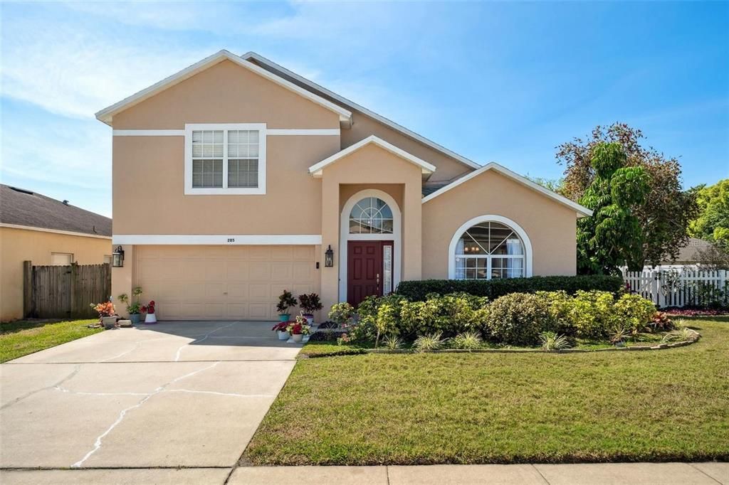 Vendido Recientemente: $450,000 (4 camas, 3 baños, 2862 Pies cuadrados)