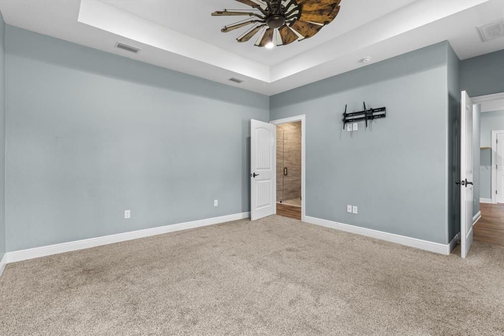 待售: $645,000 (4 贝兹, 2 浴室, 2451 平方英尺)