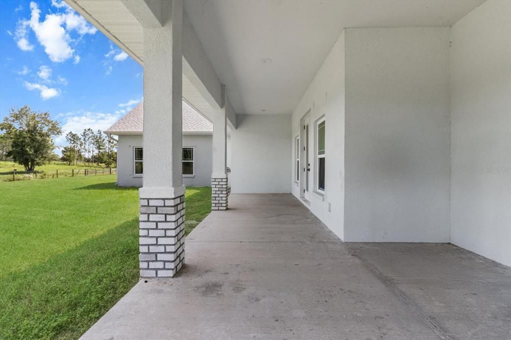 待售: $645,000 (4 贝兹, 2 浴室, 2451 平方英尺)