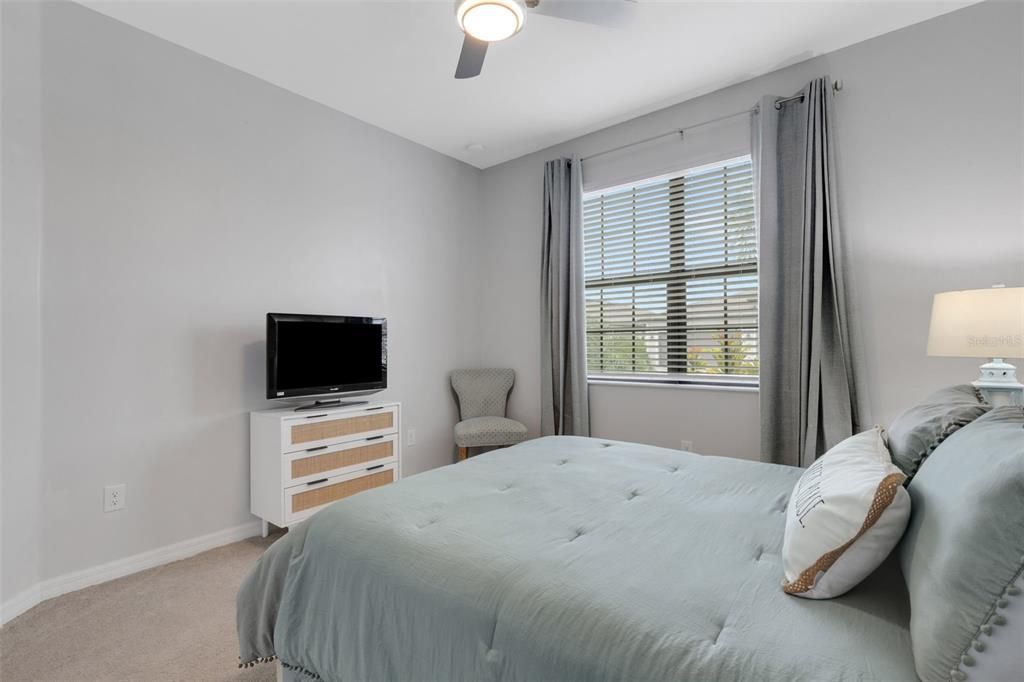 Activo con contrato: $524,999 (3 camas, 3 baños, 2214 Pies cuadrados)