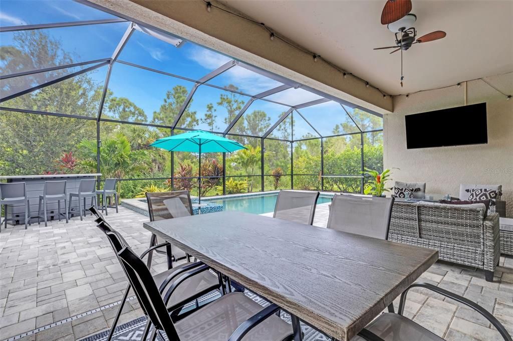 Activo con contrato: $524,999 (3 camas, 3 baños, 2214 Pies cuadrados)