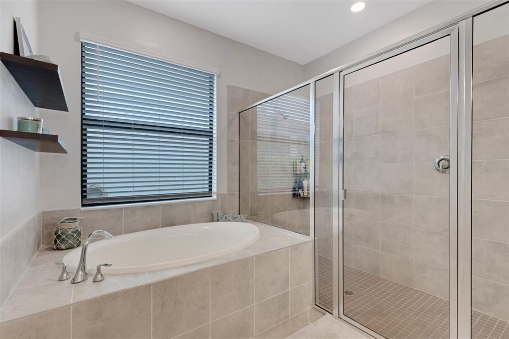 Activo con contrato: $524,999 (3 camas, 3 baños, 2214 Pies cuadrados)