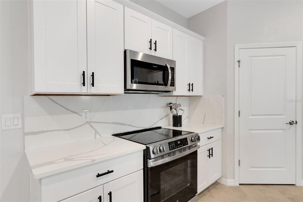 Activo con contrato: $524,999 (3 camas, 3 baños, 2214 Pies cuadrados)