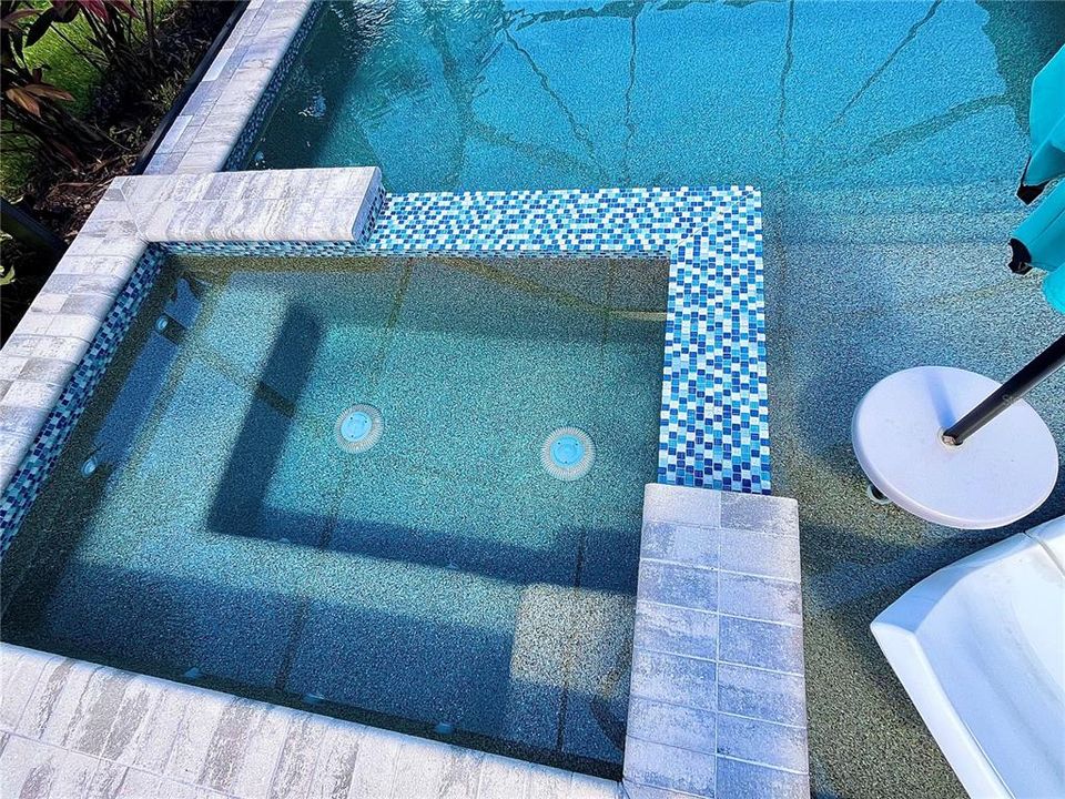 Activo con contrato: $524,999 (3 camas, 3 baños, 2214 Pies cuadrados)