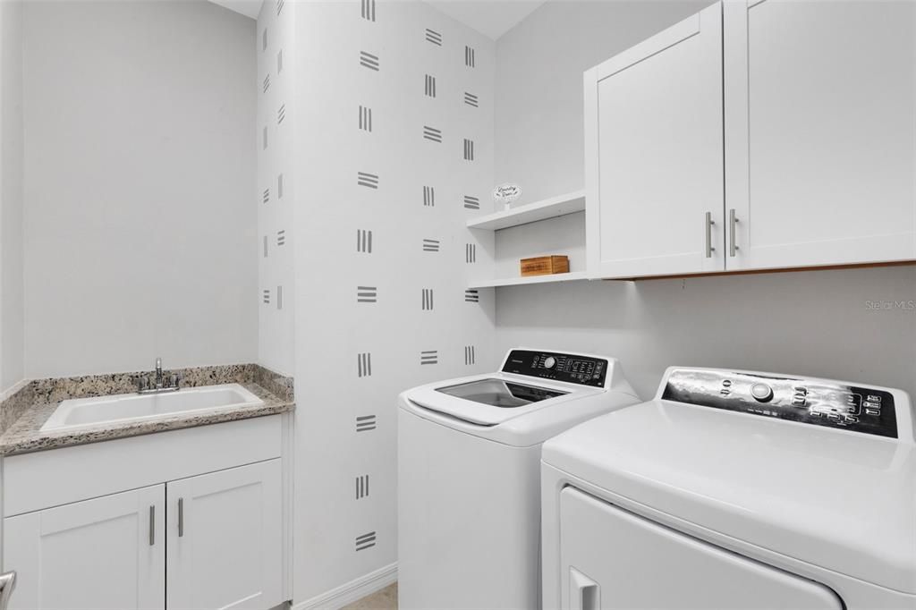 Activo con contrato: $524,999 (3 camas, 3 baños, 2214 Pies cuadrados)