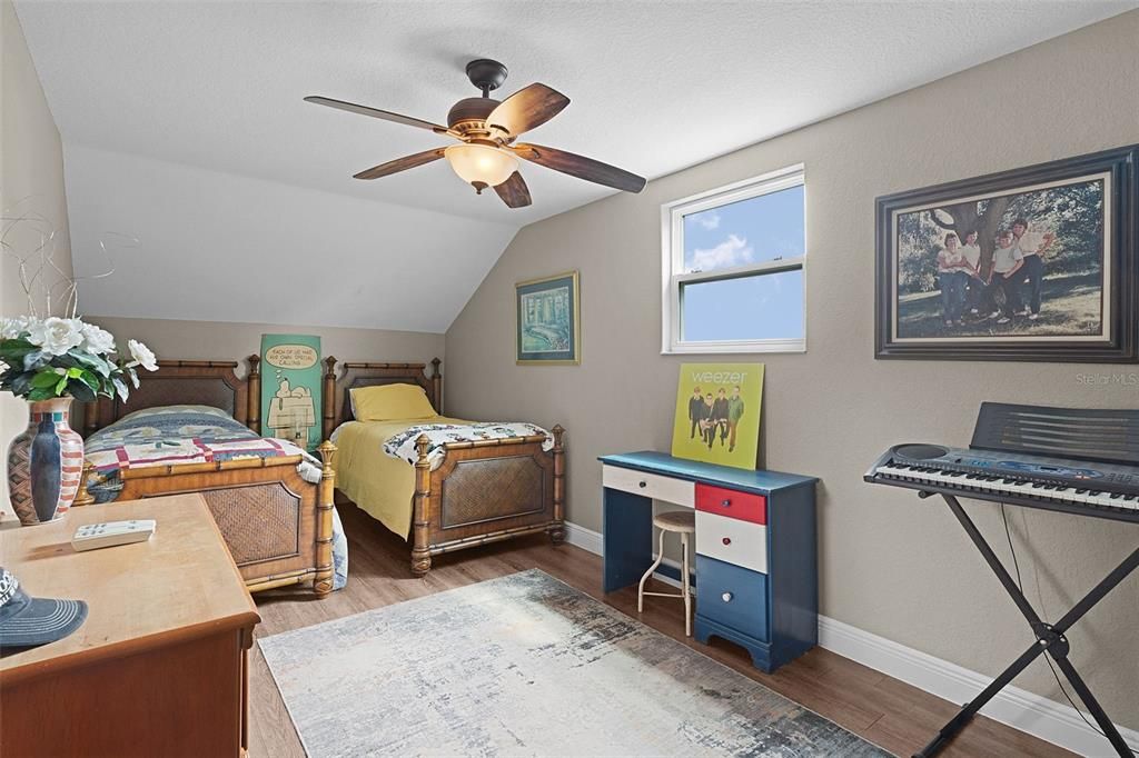 For Sale: $939,900 (4 beds, 2 baths, 3350 Square Feet)