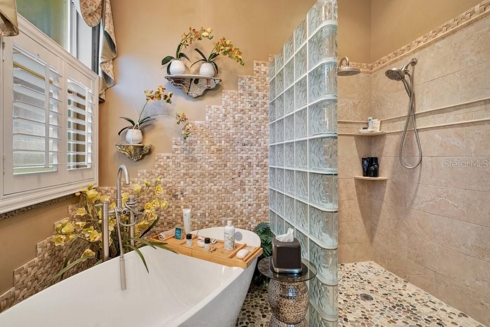 Active With Contract: $570,000 (2 beds, 2 baths, 2173 Square Feet)