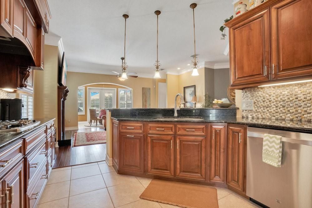 Active With Contract: $570,000 (2 beds, 2 baths, 2173 Square Feet)