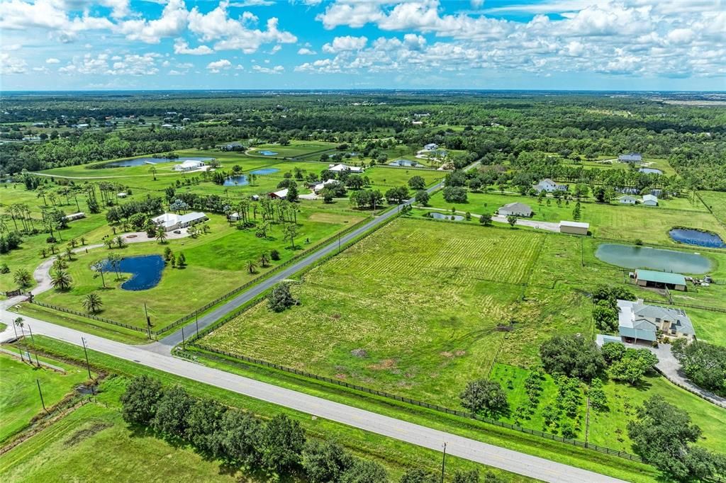 En Venta: $500,000 (5.08 acres)